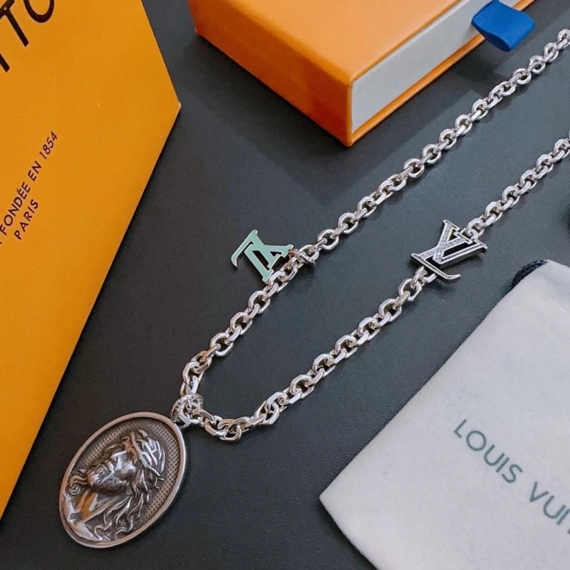Sophisticated Louis Vuitton Necklaces 250407
