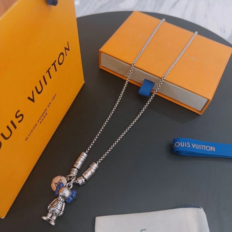 Louis Vuitton Necklaces EyeCatching 250412