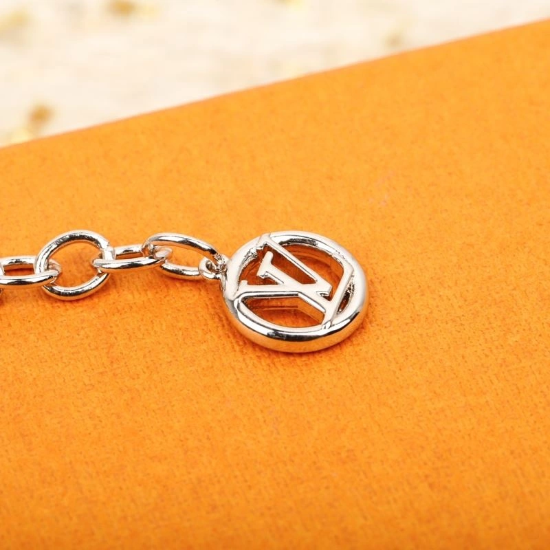 Louis Vuitton Necklaces Bold 250408
