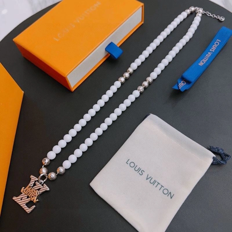 WellDesigned Louis Vuitton Necklaces 250426