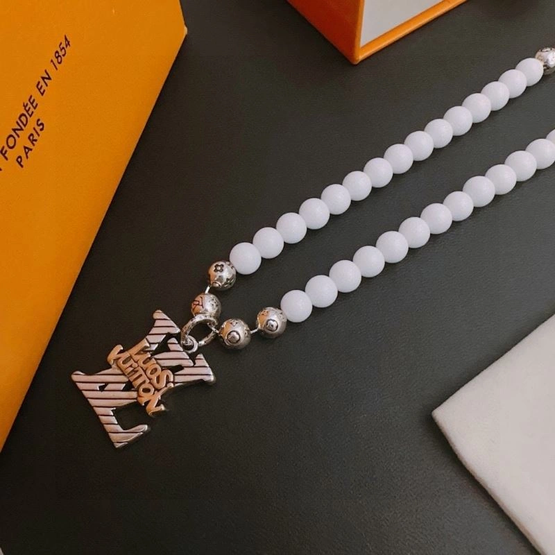 WellDesigned Louis Vuitton Necklaces 250426
