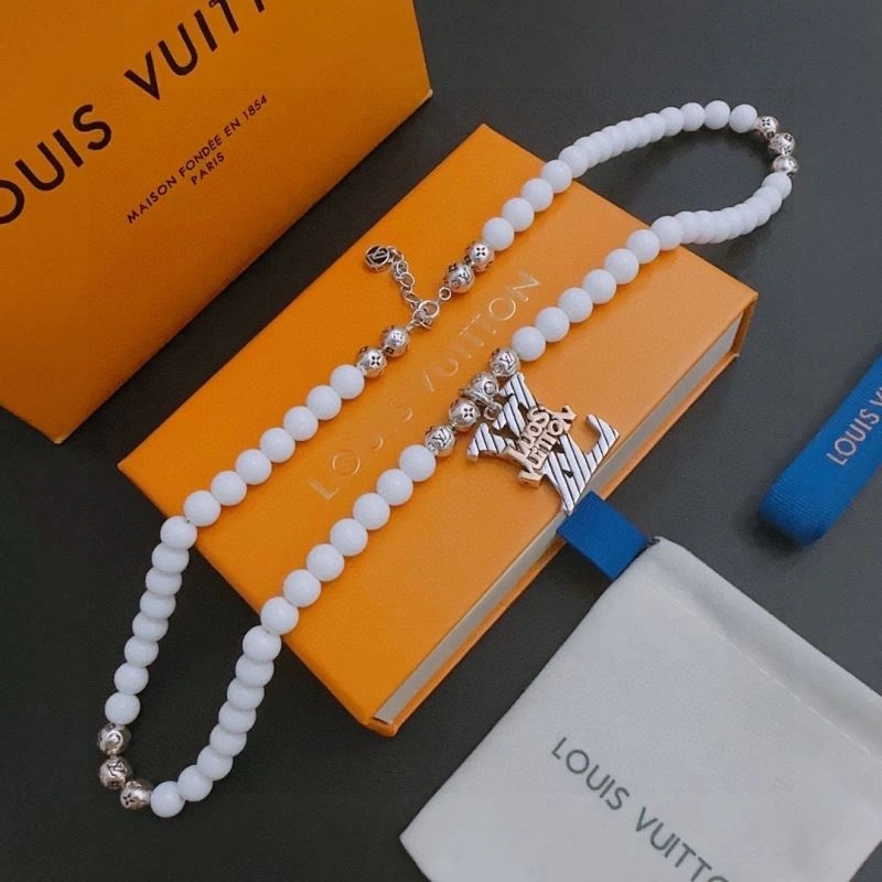 WellDesigned Louis Vuitton Necklaces 250426