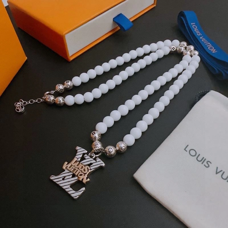 WellDesigned Louis Vuitton Necklaces 250426