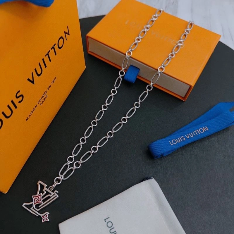 Louis Vuitton Necklaces DailyWear 250424
