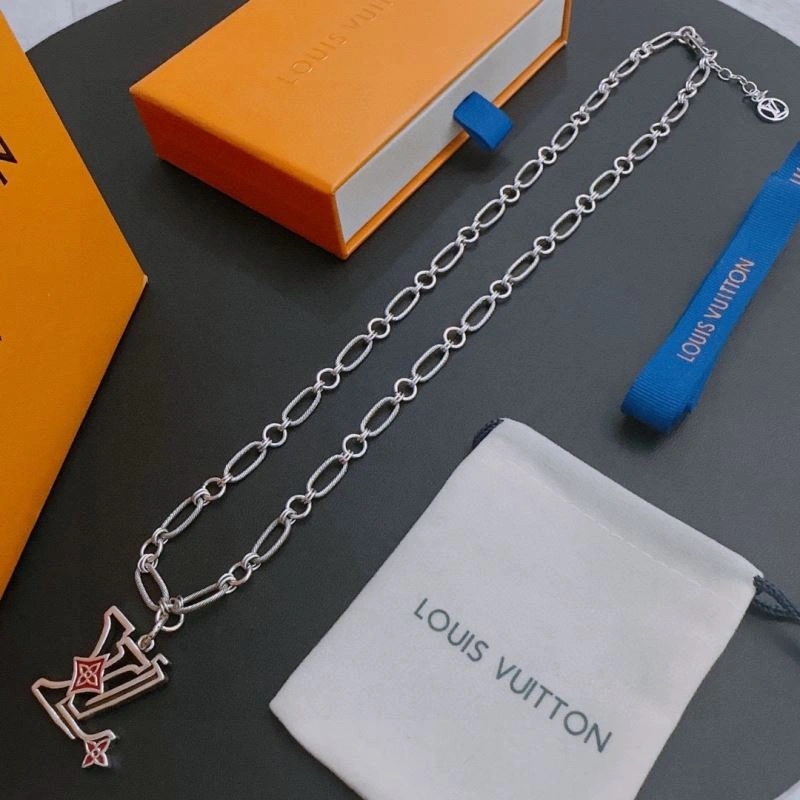 Louis Vuitton Necklaces DailyWear 250424
