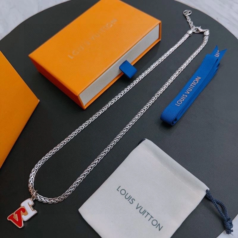Sporty Louis Vuitton Necklaces 250435