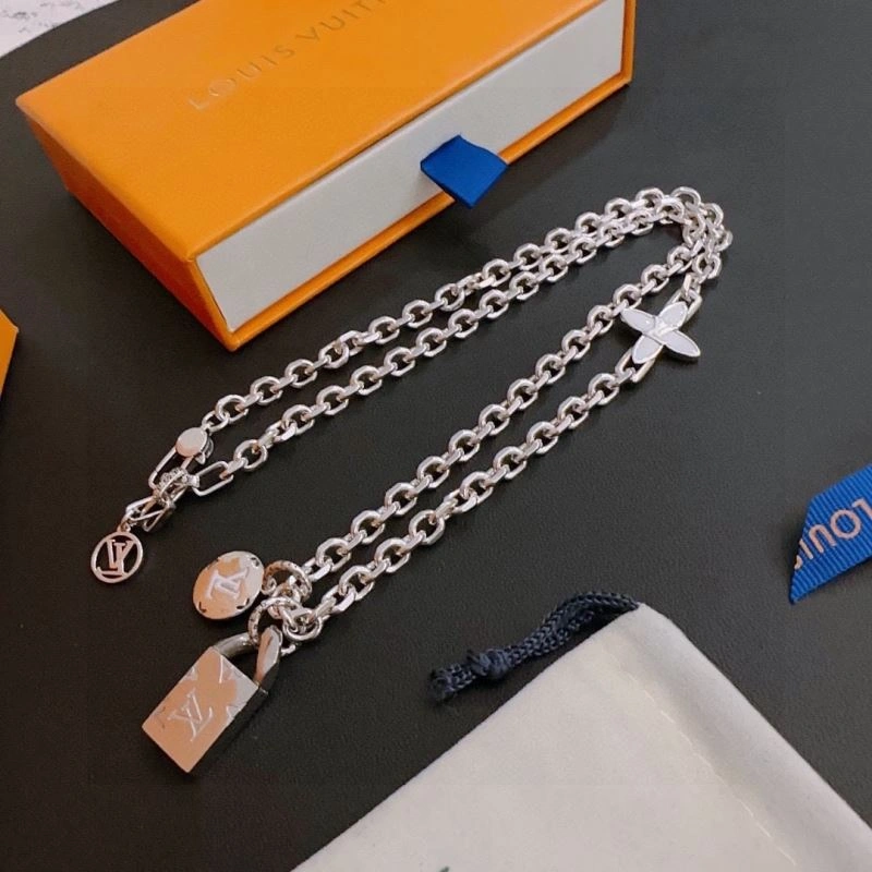 GoodFit Louis Vuitton Necklaces 250416