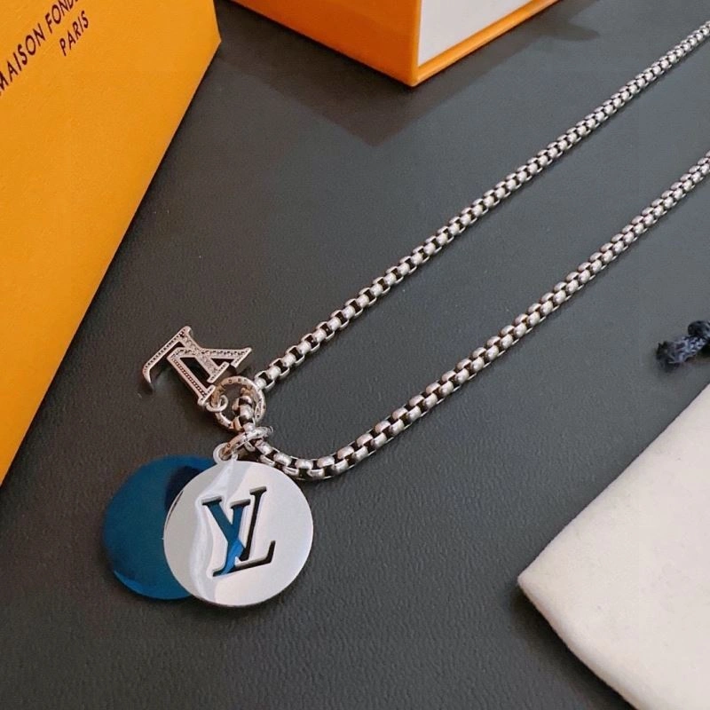 SmoothTexture Louis Vuitton Necklaces 250417
