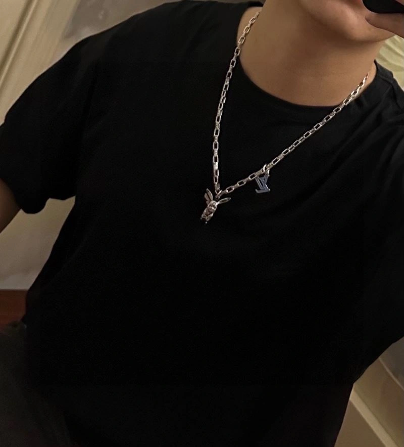 StreetReady Louis Vuitton Necklaces 250411