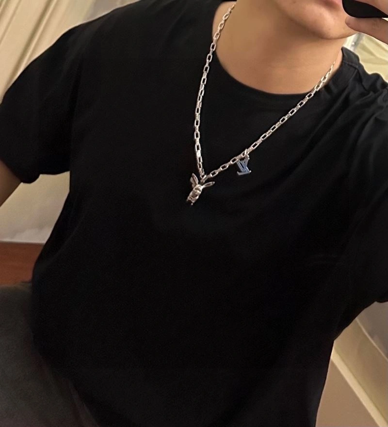 StreetReady Louis Vuitton Necklaces 250411