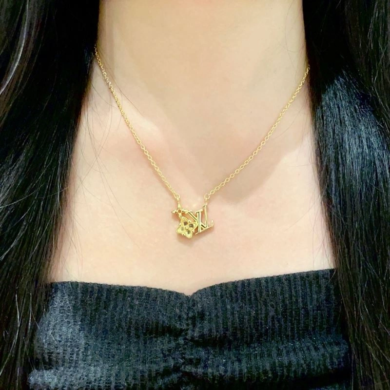 Bold Louis Vuitton Necklaces 250414