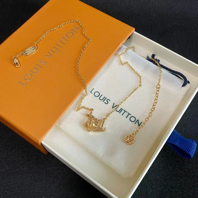 Bold Louis Vuitton Necklaces 250414
