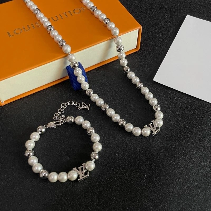 Louis Vuitton Necklaces FlexibleFit 250427