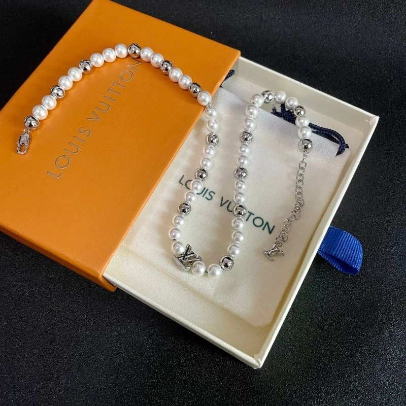 Louis Vuitton Necklaces FlexibleFit 250427