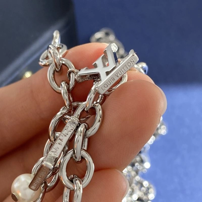 Louis Vuitton Necklaces Efficient 250429