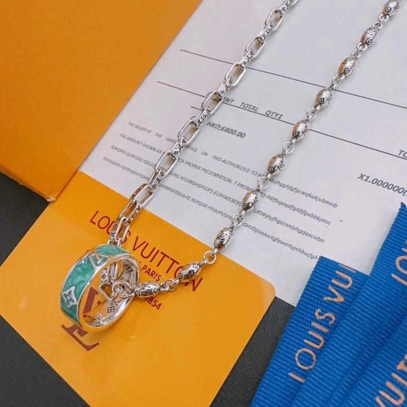 StreetReady Louis Vuitton Necklaces 250431