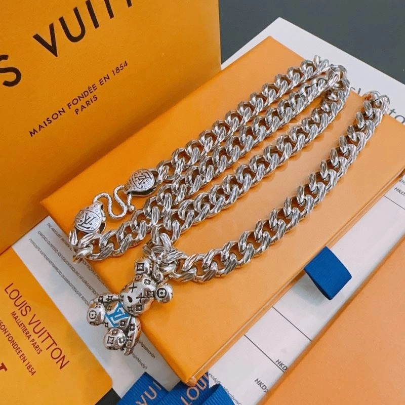 Louis Vuitton Necklaces Durable 250428