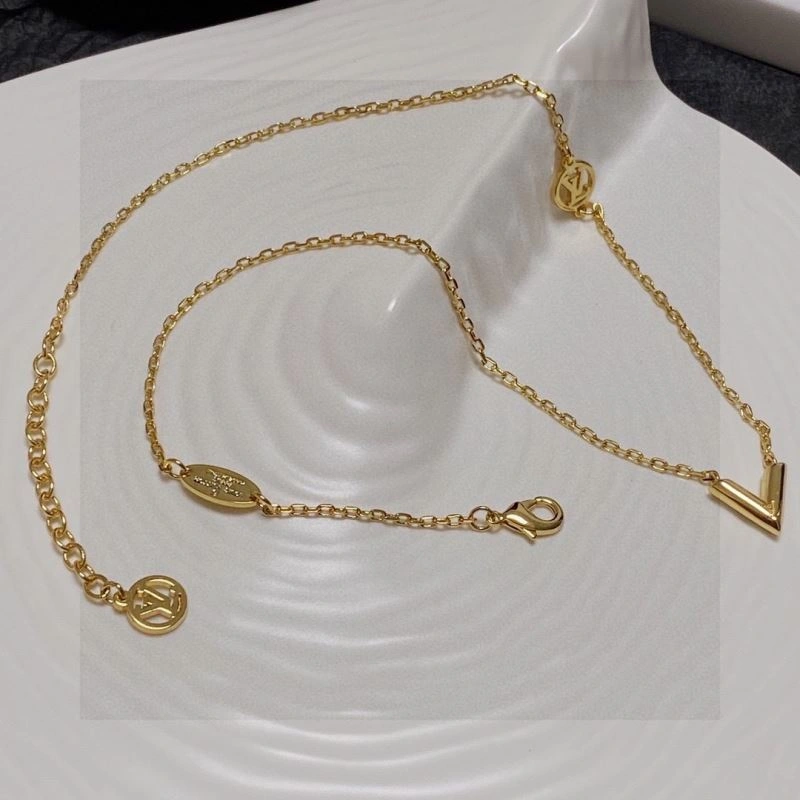 Affordable Louis Vuitton Necklaces 247618