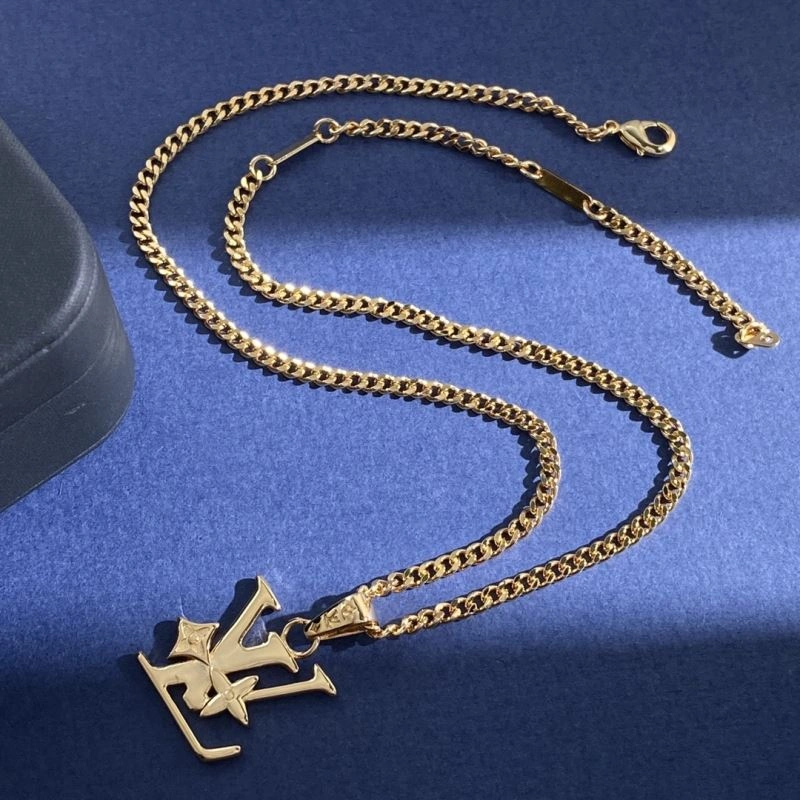 FashionForward Louis Vuitton Necklaces 250434