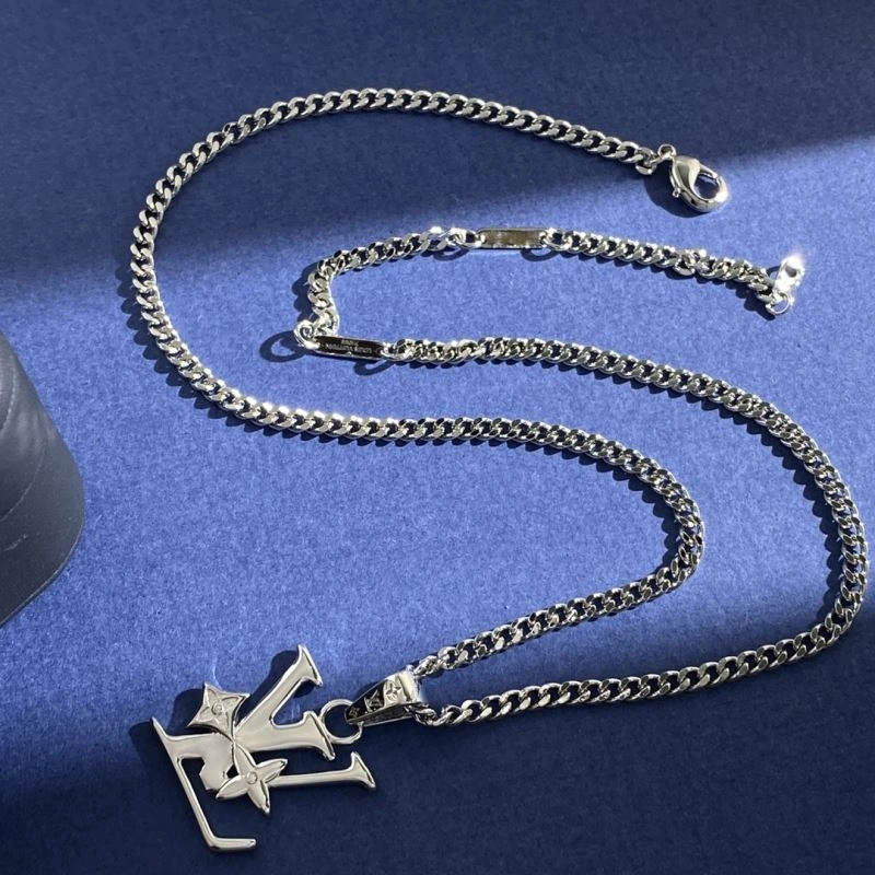FashionForward Louis Vuitton Necklaces 250434