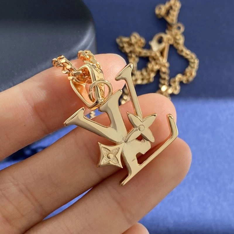FashionForward Louis Vuitton Necklaces 250434