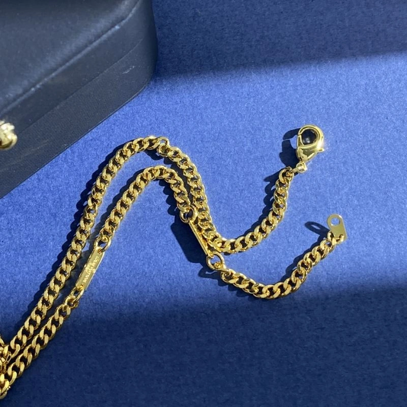 FashionForward Louis Vuitton Necklaces 250434
