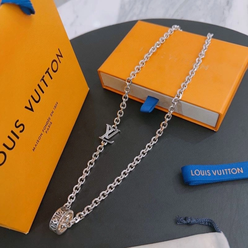 FastDry Louis Vuitton Necklaces 250403