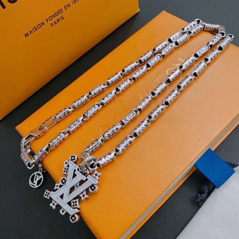 Louis Vuitton Necklaces Neat 250404