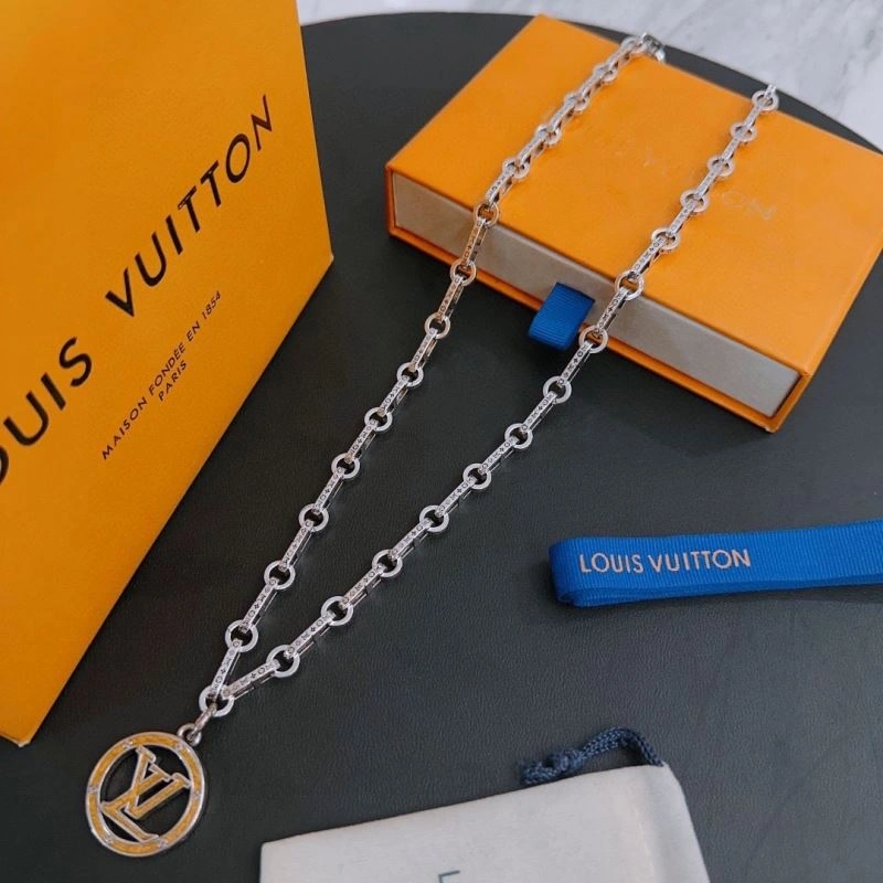 WrinkleFree Louis Vuitton Necklaces 250402