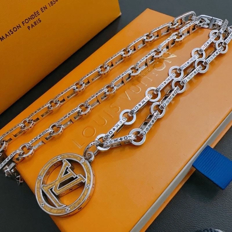 WrinkleFree Louis Vuitton Necklaces 250402
