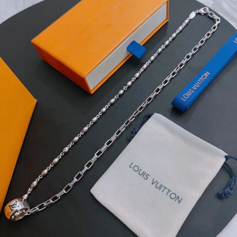 Louis Vuitton Necklaces UrbanStyle 250401