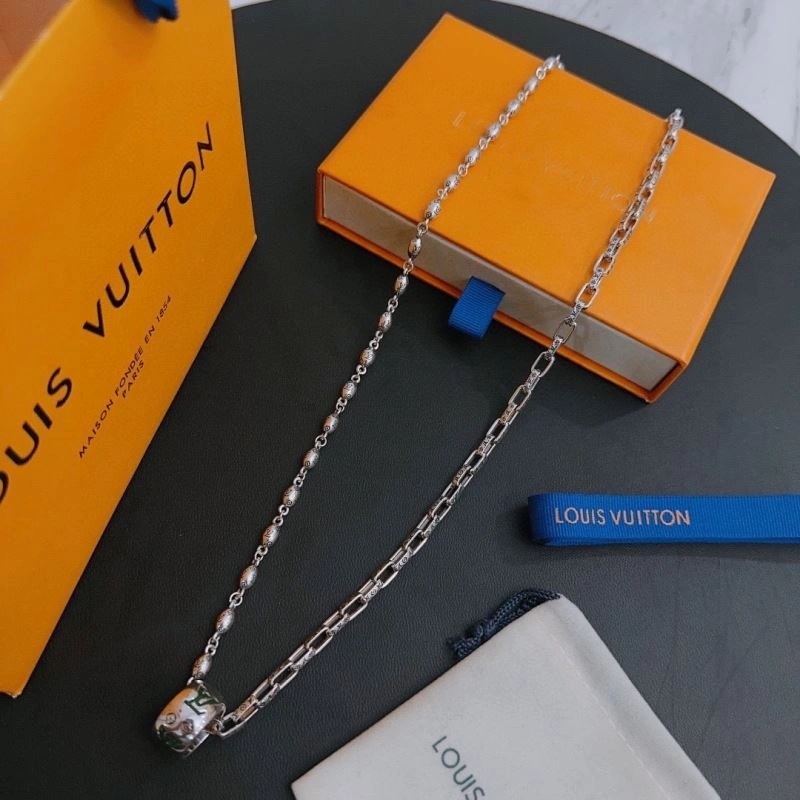 Louis Vuitton Necklaces UrbanStyle 250401