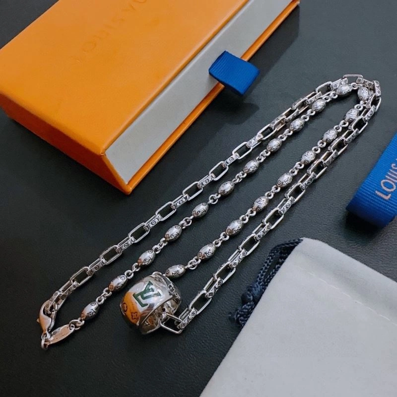 Louis Vuitton Necklaces UrbanStyle 250401