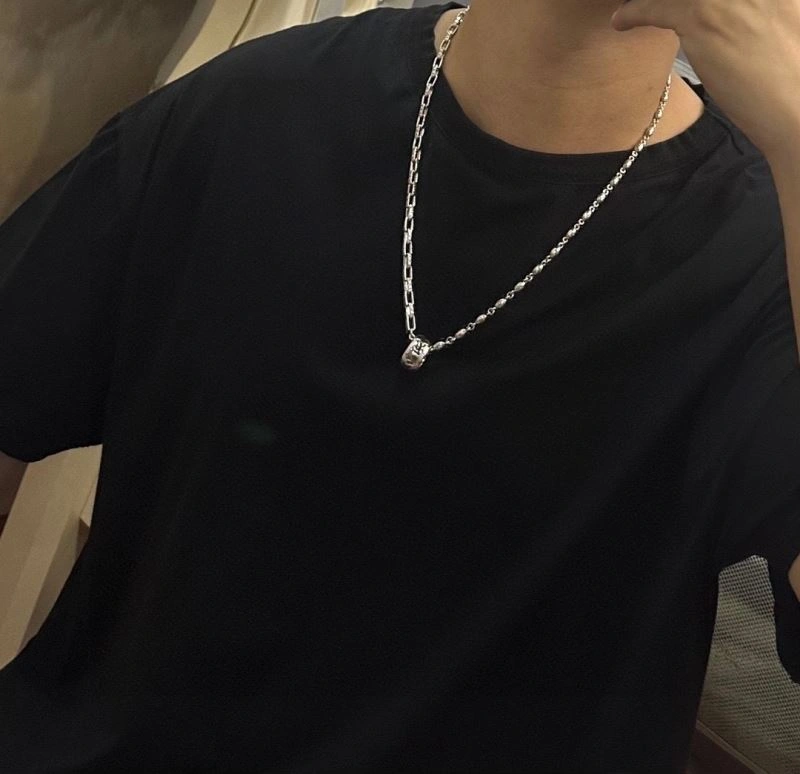 Louis Vuitton Necklaces UrbanStyle 250401