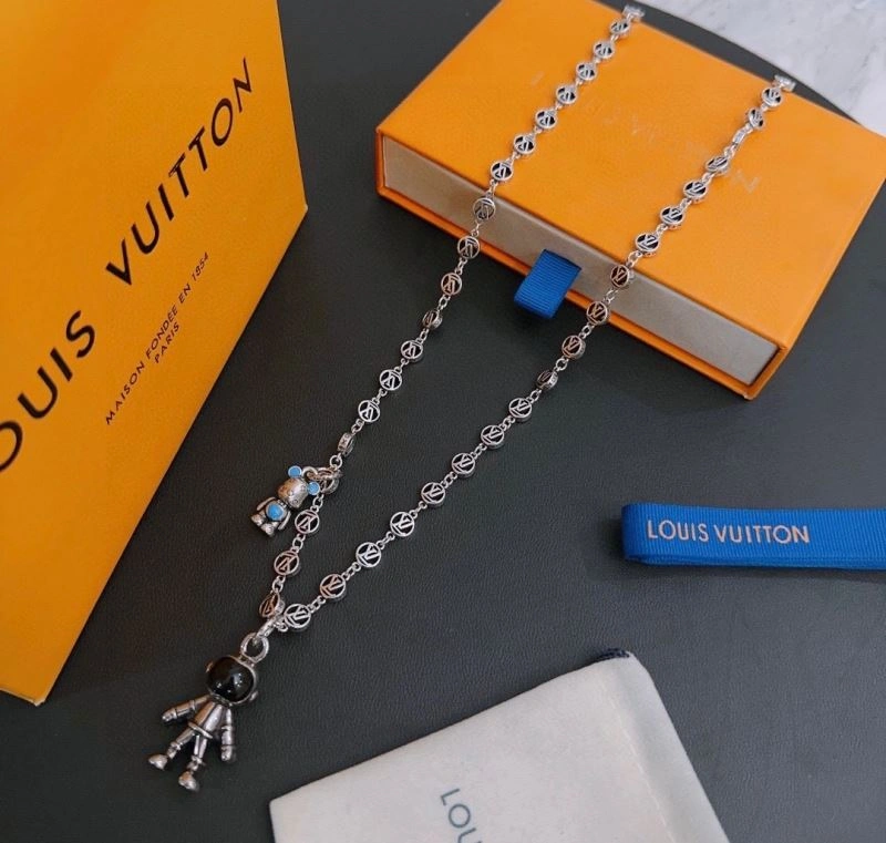 StreetReady Louis Vuitton Necklaces 250399