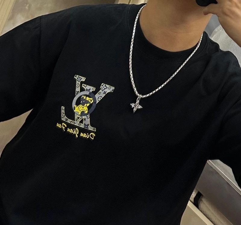 Louis Vuitton Necklaces OdorResistant 250396