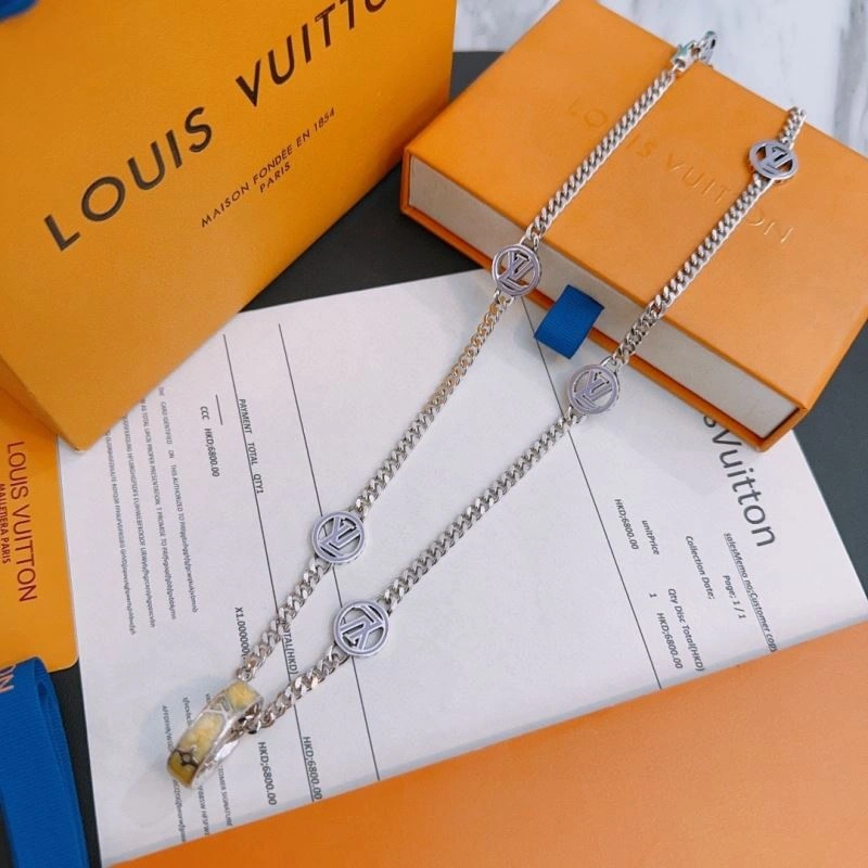 Louis Vuitton Necklaces Durable 250391