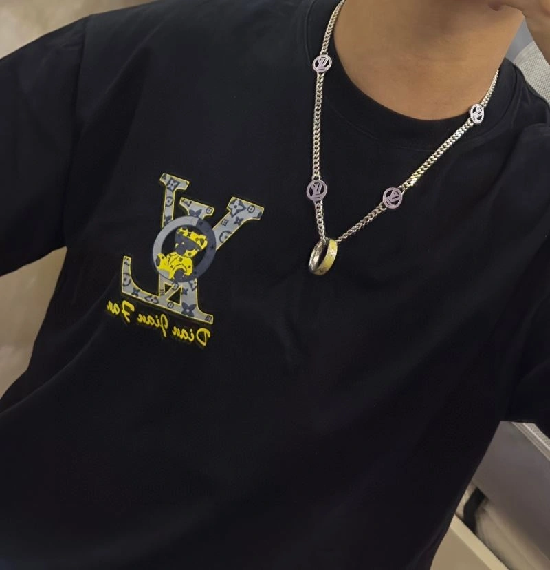 Louis Vuitton Necklaces Durable 250391
