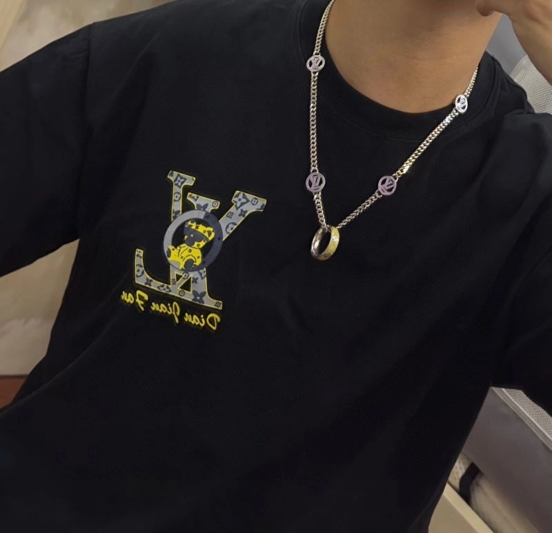 Louis Vuitton Necklaces Durable 250391