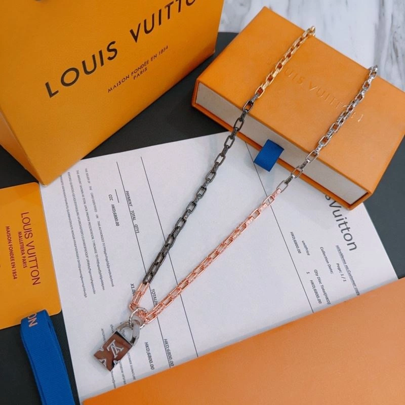 Stylish Louis Vuitton Necklaces 250371
