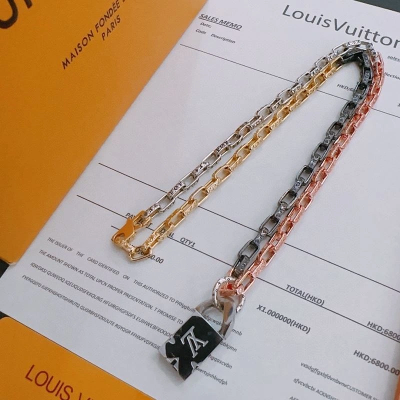 Stylish Louis Vuitton Necklaces 250371