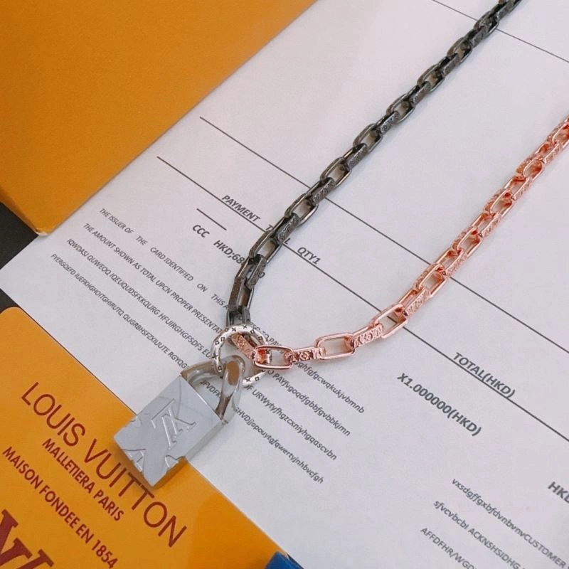Stylish Louis Vuitton Necklaces 250371