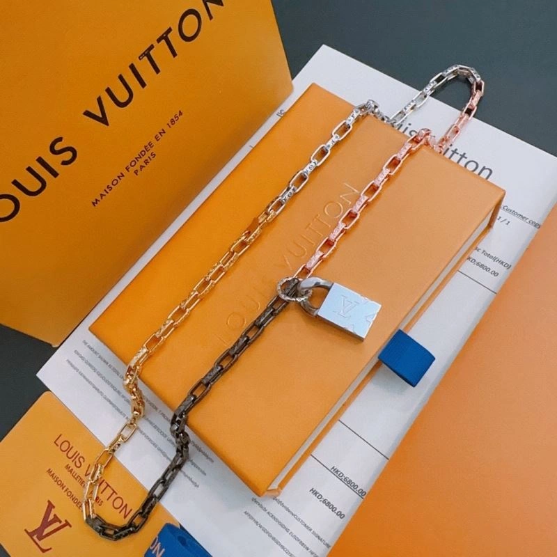 Stylish Louis Vuitton Necklaces 250371