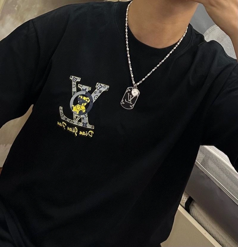 Louis Vuitton Necklaces Snug 250367