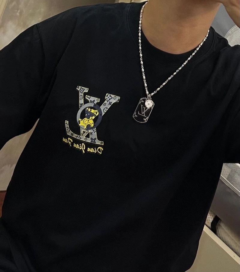 Louis Vuitton Necklaces Snug 250367