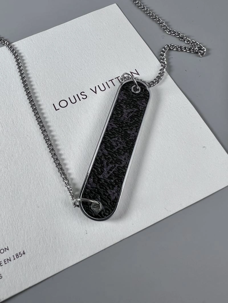 Louis Vuitton Necklaces Unisex 250369