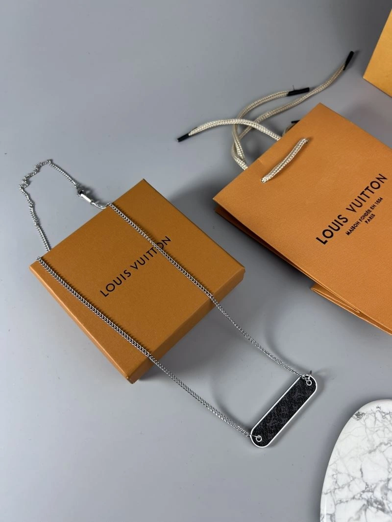 Louis Vuitton Necklaces Unisex 250369
