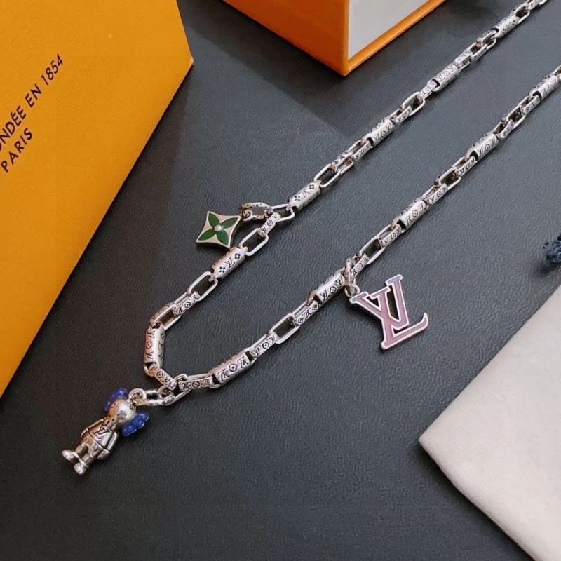 Tailored Louis Vuitton Necklaces 250375