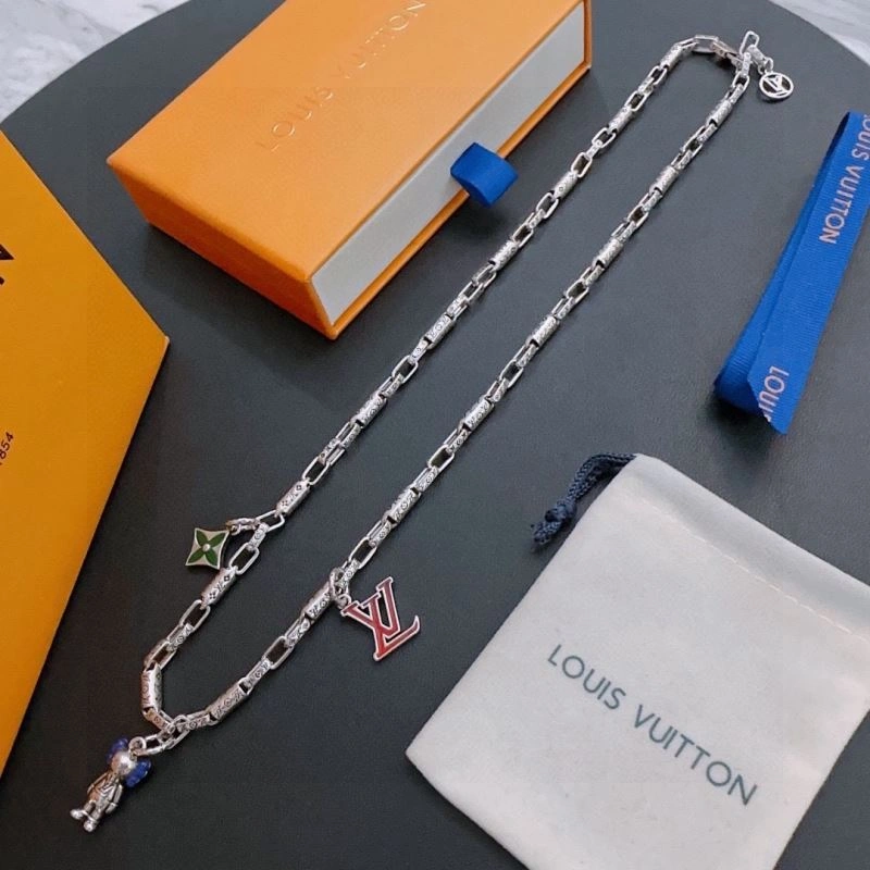 Tailored Louis Vuitton Necklaces 250375
