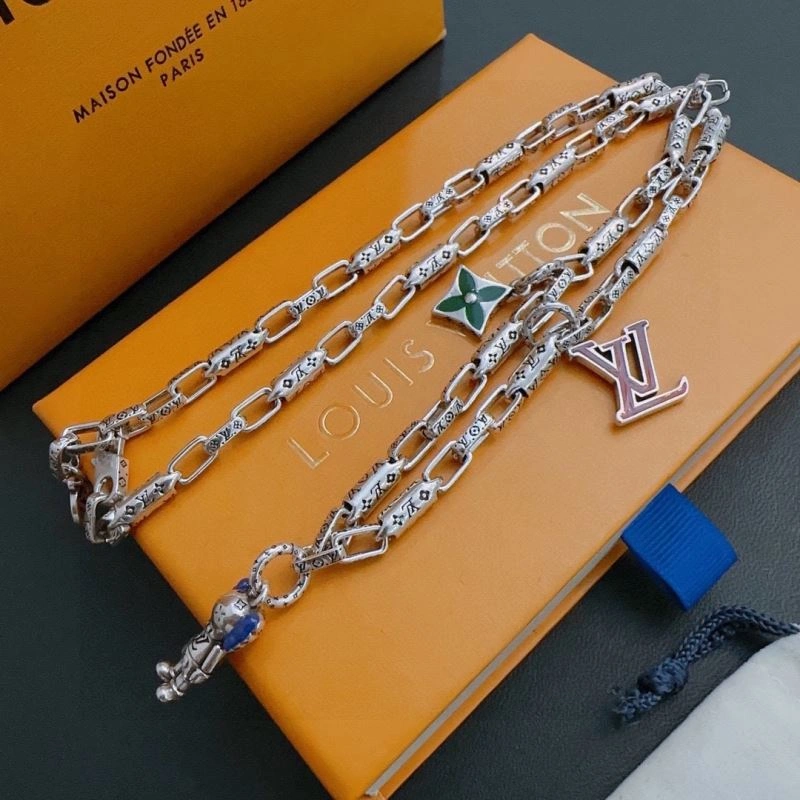 Tailored Louis Vuitton Necklaces 250375